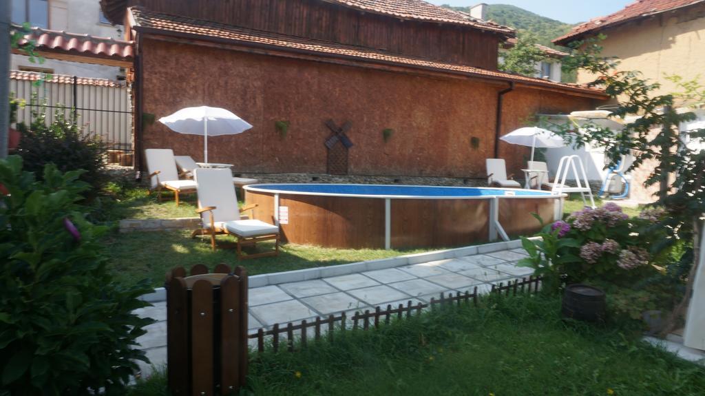 Guest House Simona 사파레바바냐 외부 사진